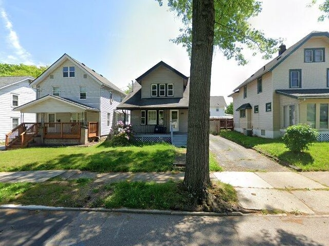 House image located at Akron, OH 44301