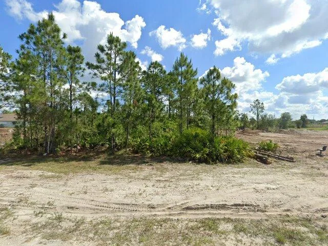 House image located at Fort Myers, FL 33913