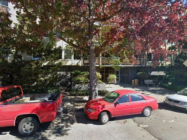 House image located at Oakland, CA 94610