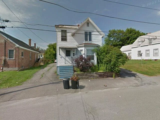 House image located at Bangor, ME 04401