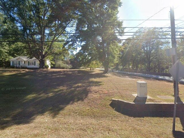 House image located at Alexander City, AL 35010