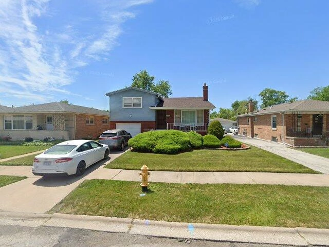 House image located at Dolton, IL 60419