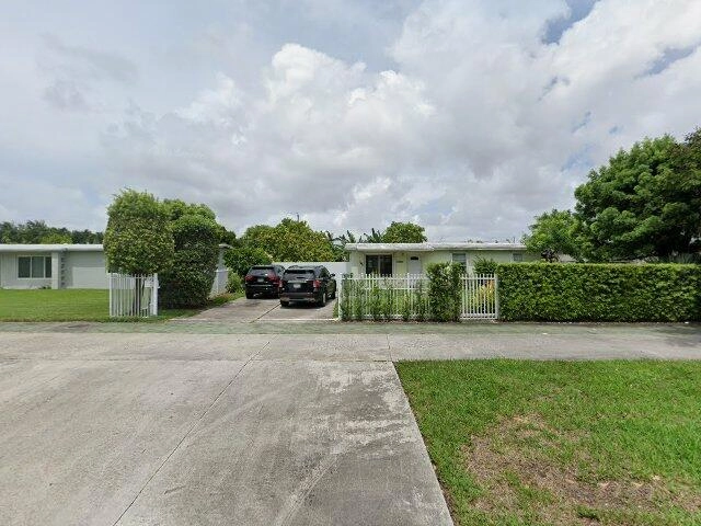 House image located at Indianapolis, IN 46231