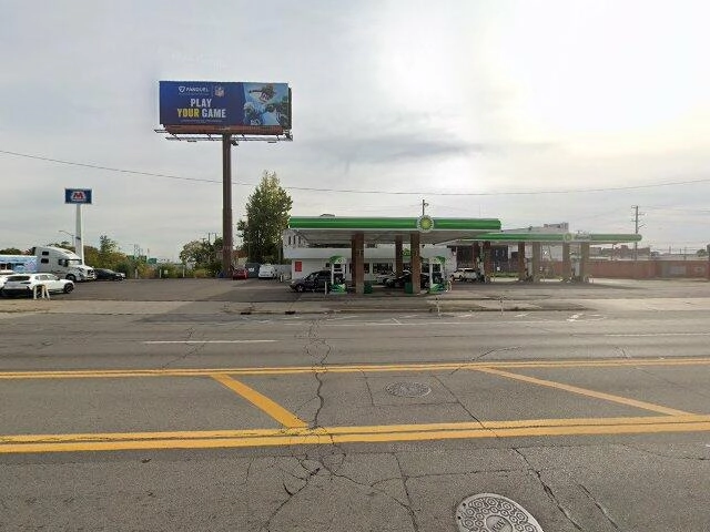 House image located at Saint Louis, MO 63118