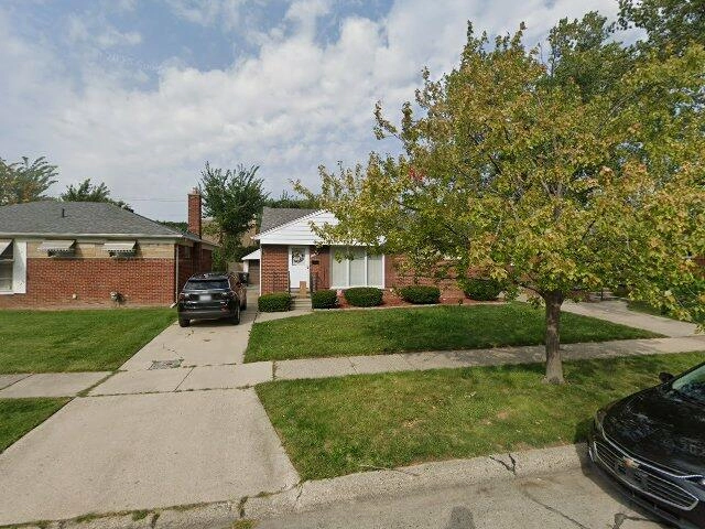 House image located at Roseville, MI 48066