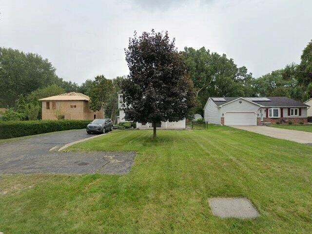 House image located at Livonia, MI 48154