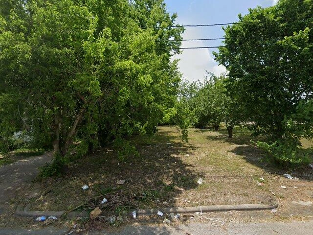 House image located at Houston, TX 77033