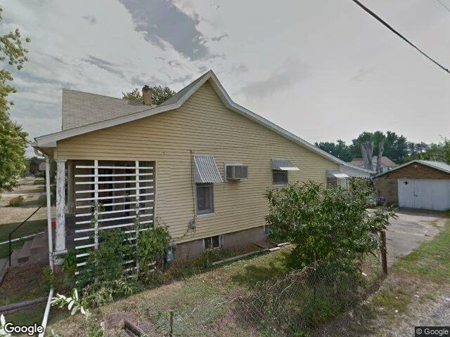 House image located at Canton, IL 61520