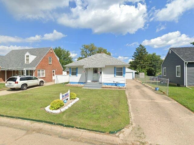 House image located at Pekin, IL 61554
