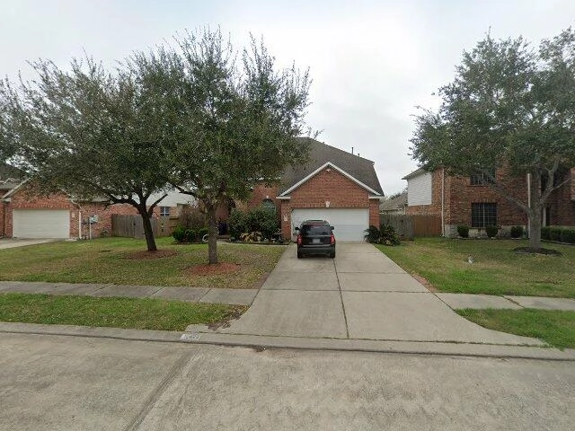 House image located at League City, TX 77573