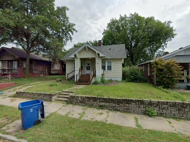 House image located at Wood River, IL 62095