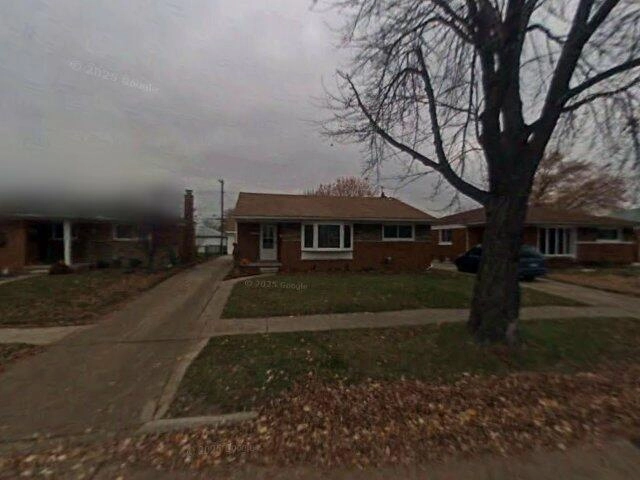 House image located at Fraser, MI 48026