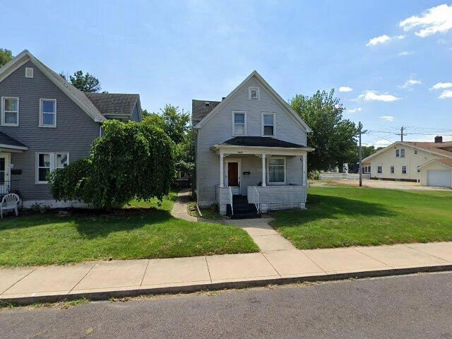 House image located at Pekin, IL 61554