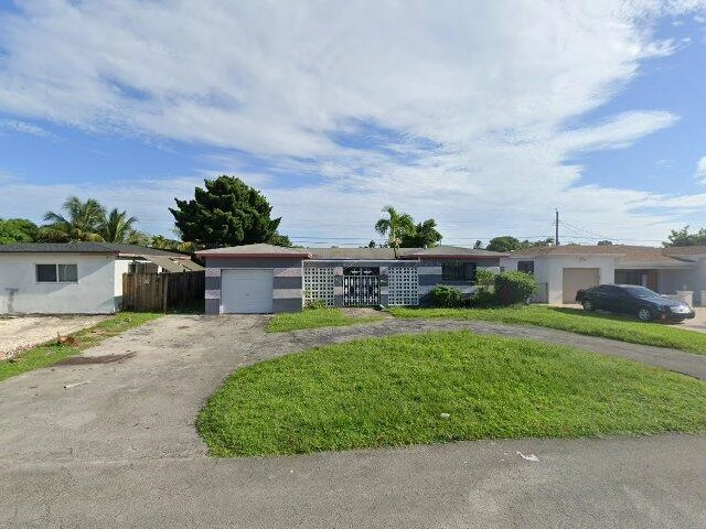 House image located at Hollywood, FL 33023