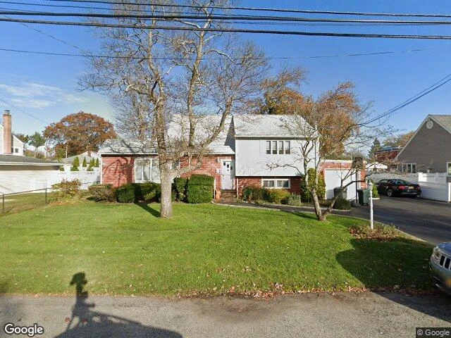 House image located at Lindenhurst, NY 11757