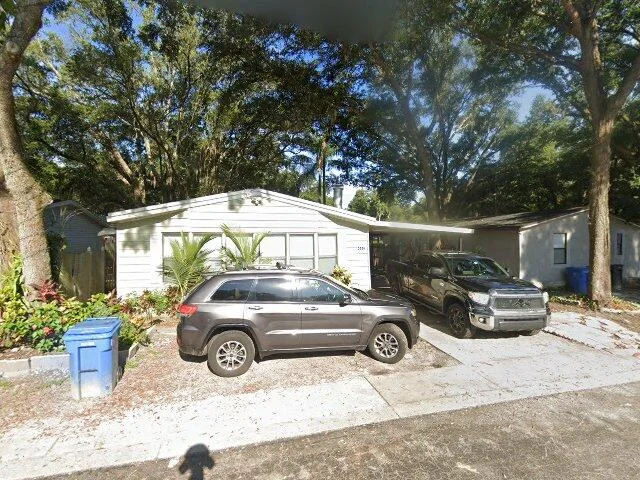 House image located at Thonotosassa, FL 33592