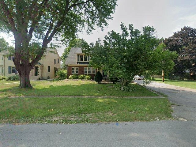 House image located at Freeport, IL 61032