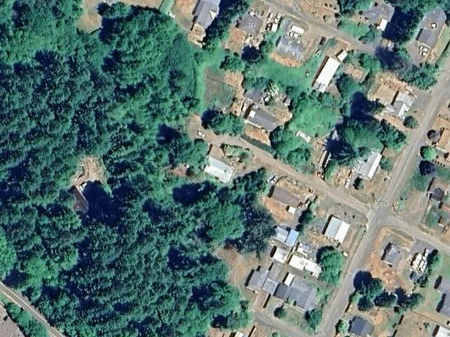 House image located at Mapleton, OR 97453