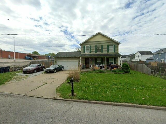 House image located at Akron, OH 44306