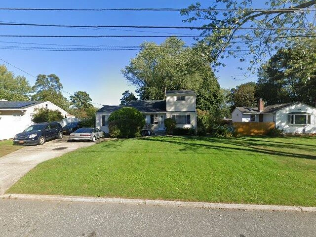House image located at Bay Shore, NY 11706