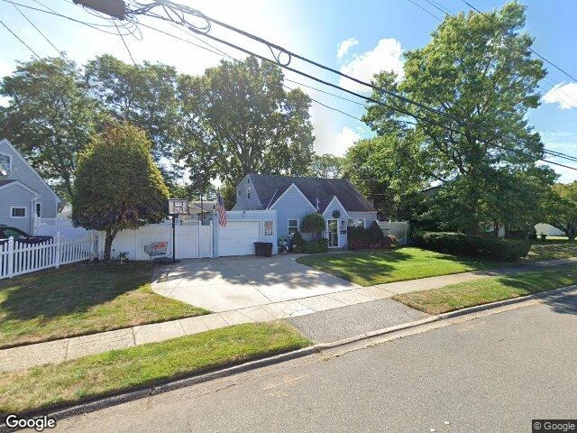 House image located at Farmingdale, NY 11735