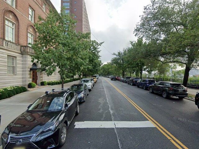 House image located at Waterford, MI 48327