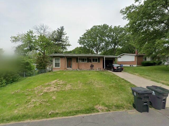 House image located at Florissant, MO 63033
