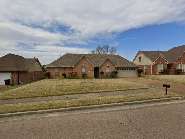 House image located at Memphis, TN 38125