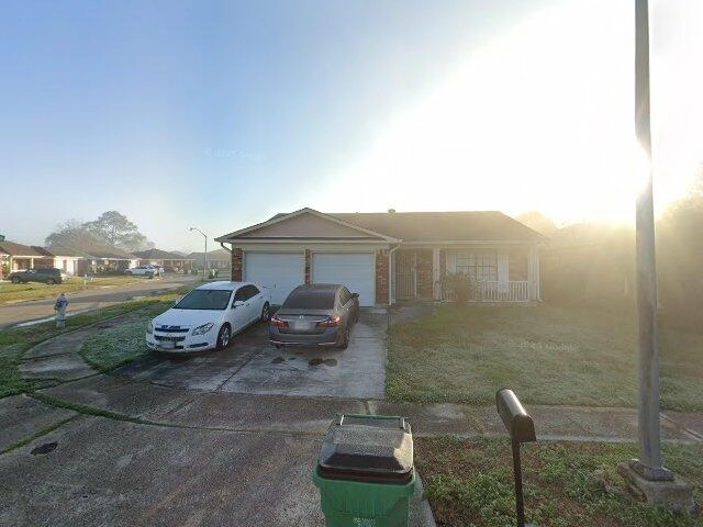 House image located at Gretna, LA 70056