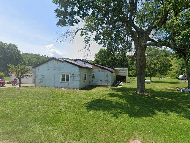 House image located at Uhrichsville, OH 44683