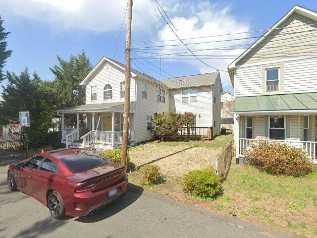 House image located at Arlington, VA 22207