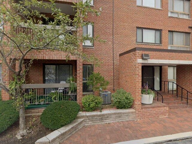 House image located at Glenview, IL 60025