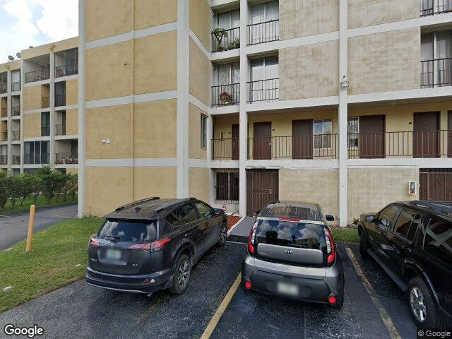 House image located at Miami, FL 33172