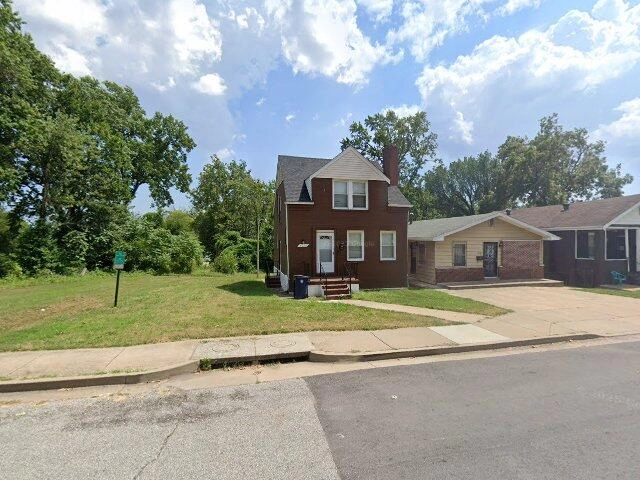 House image located at Saint Louis, MO 63121