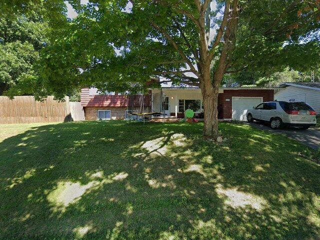 House image located at Canton, IL 61520