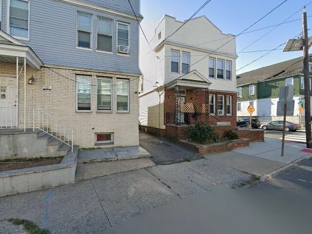 House image located at Aurora, IL 60506