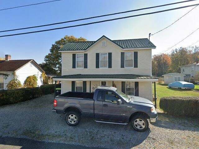 House image located at Draper, VA 24324