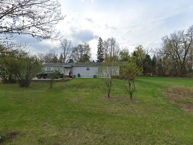 House image located at Fenton, MI 48430