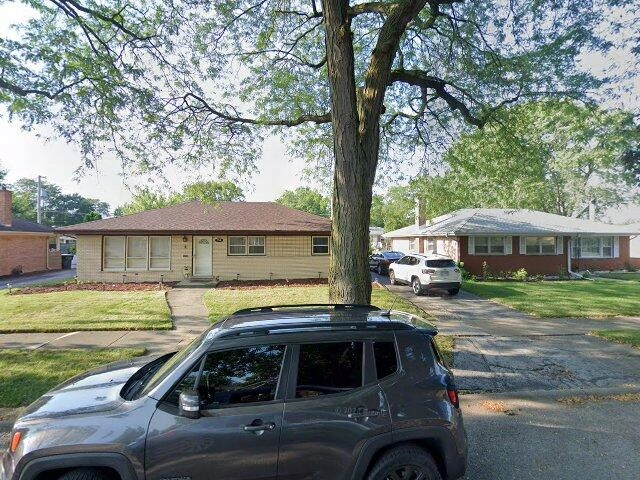 House image located at South Holland, IL 60473