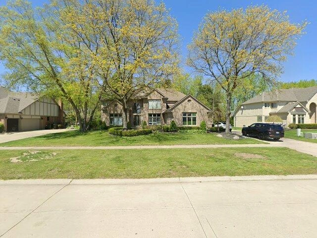 House image located at Utica, MI 48315
