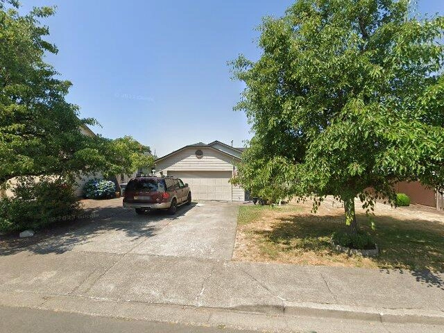 House image located at Silverton, OR 97381