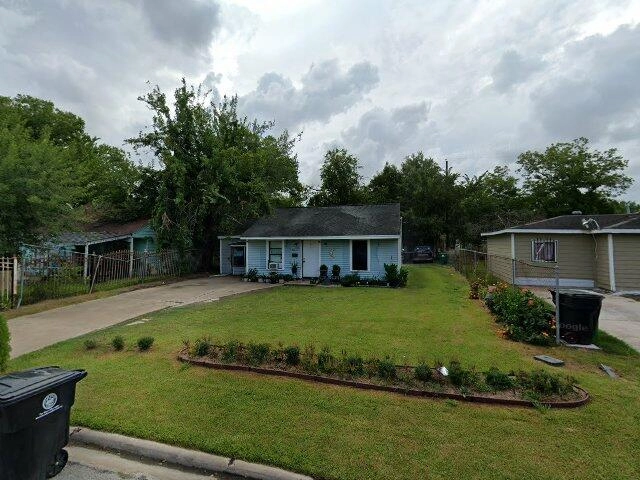 House image located at Houston, TX 77033