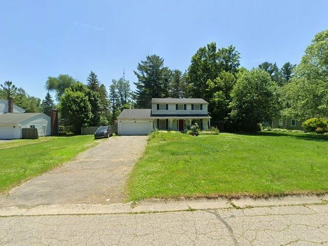 House image located at Burton, MI 48509