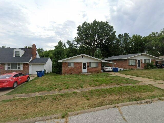 House image located at Saint Louis, MO 63121
