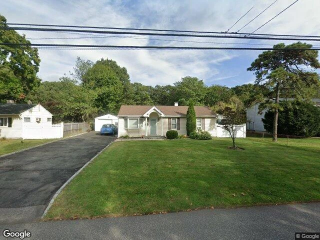 House image located at West Islip, NY 11795