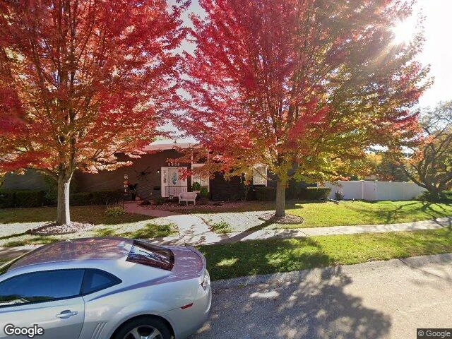 House image located at Moline, IL 61265