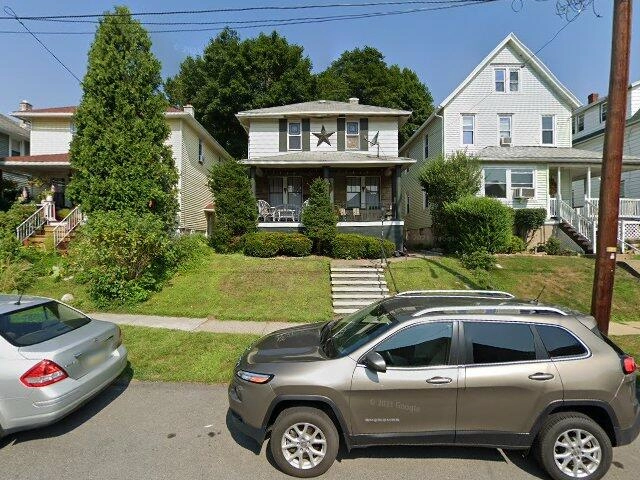 House image located at Akron, OH 44314