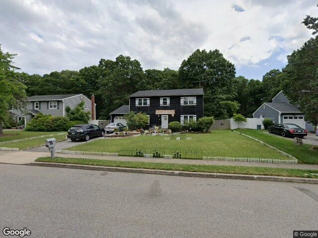 House image located at Islandia, NY 11749