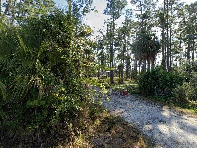 House image located at North Fort Myers, FL 33917