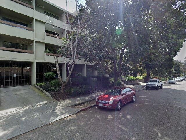 House image located at Oakland, CA 94610